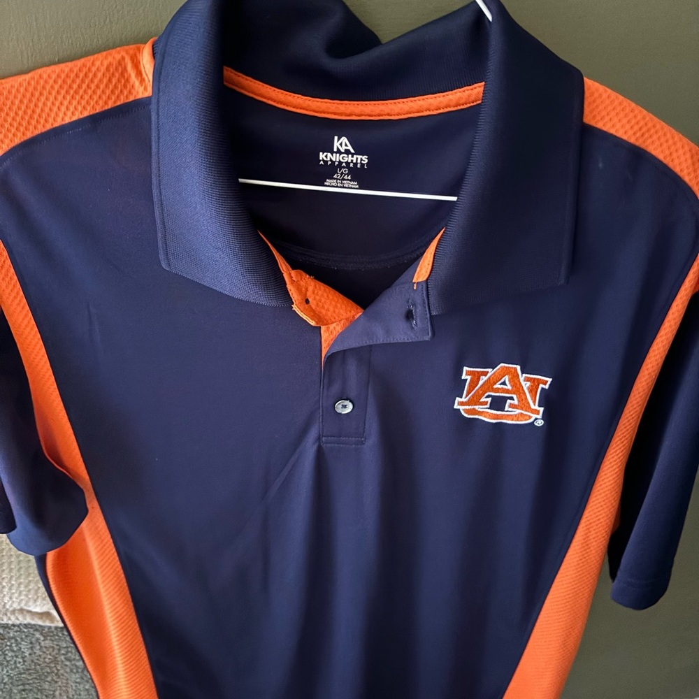 Like new Auburn men’s polo shirt